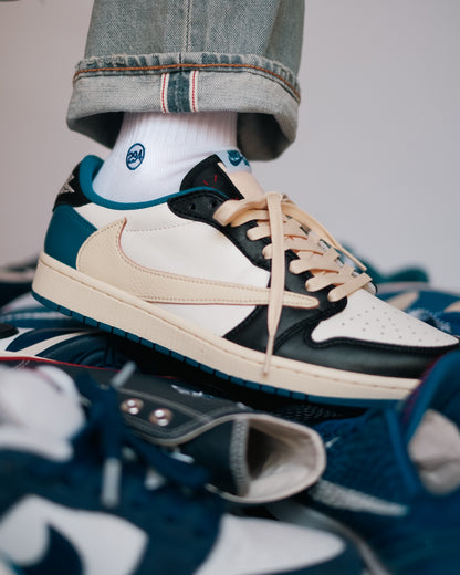 Signature 294 White Socks